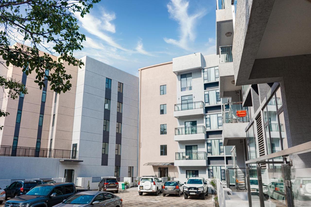 Elizabeth Golf Apartment By Link คิกาลี ภายนอก รูปภาพ